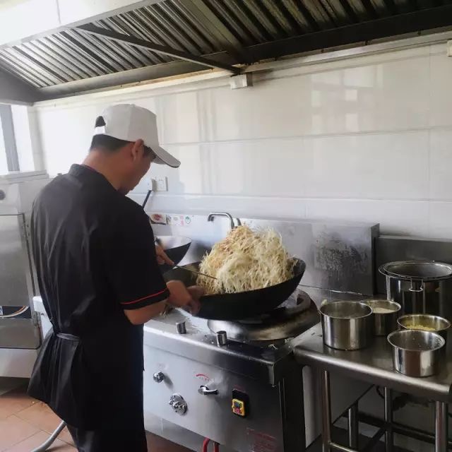 关爱员工生涯 提升食堂治理-恒行3